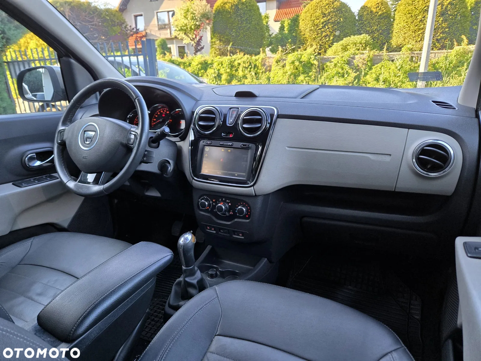 Dacia Lodgy 1.6 MPI 85 Laureate - 7