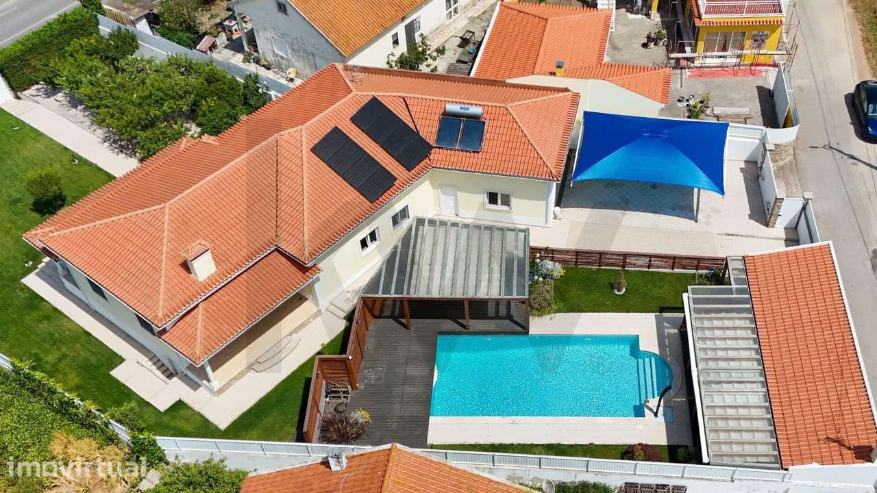 Moradia T2 com Piscina Aquecida e Jacuzzi em São Pedro da Cadeira - Grande imagem: 2/37