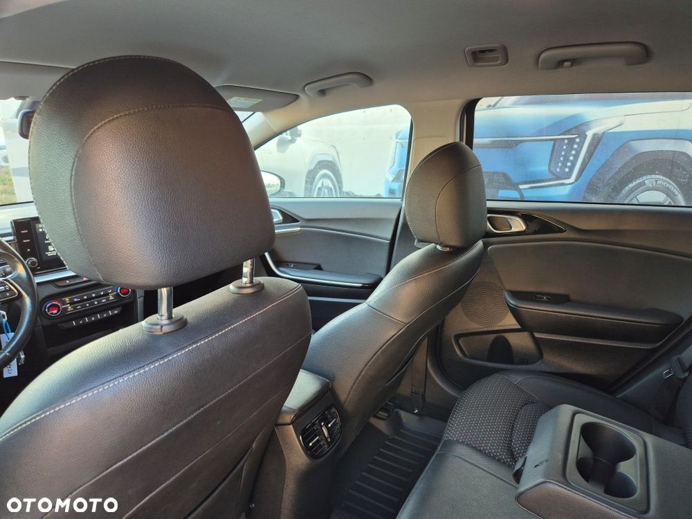 Kia Ceed 1.4 T-GDI L Business Line - 14