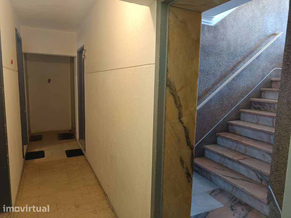 Carcavelos/Parede arrenda arrecadação - Grande imagem: 3/6