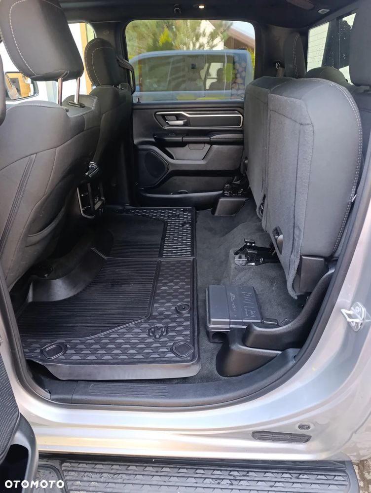 RAM 1500 Crew Cab Shortbed Bighorn - 13