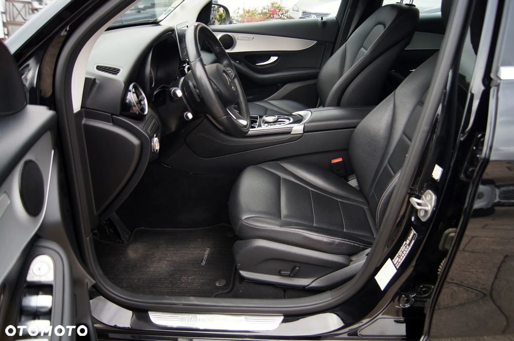 Mercedes-Benz GLC 220 d Coupe 4Matic 9G-TRONIC AMG Line - 9