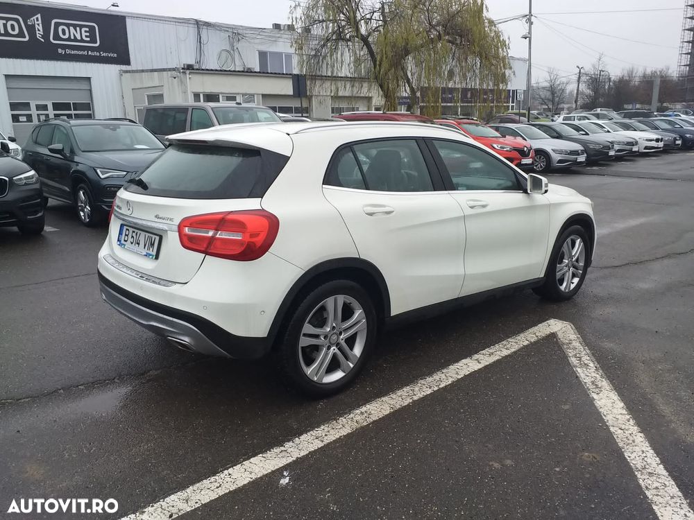 Mercedes-Benz GLA 220 d 4MATIC Aut. - 3