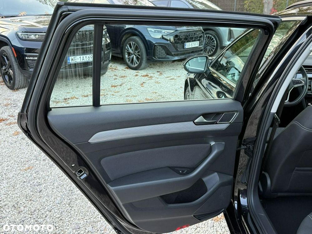 Volkswagen Passat - 19