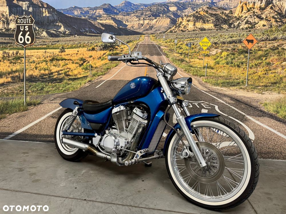 Suzuki Intruder - 2