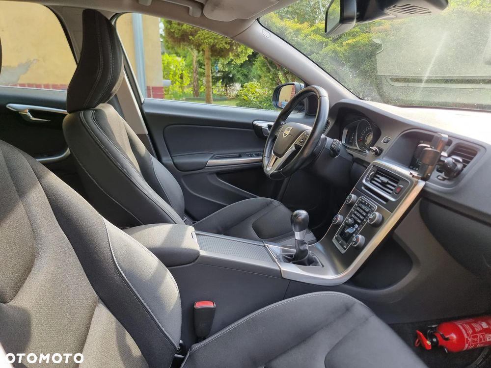 Volvo V60 D3 Kinetic - 24