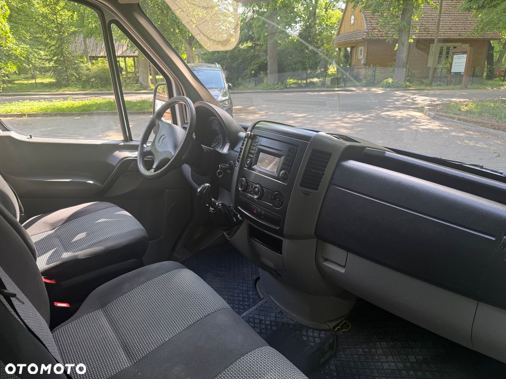 Mercedes-Benz Sprinter - 11