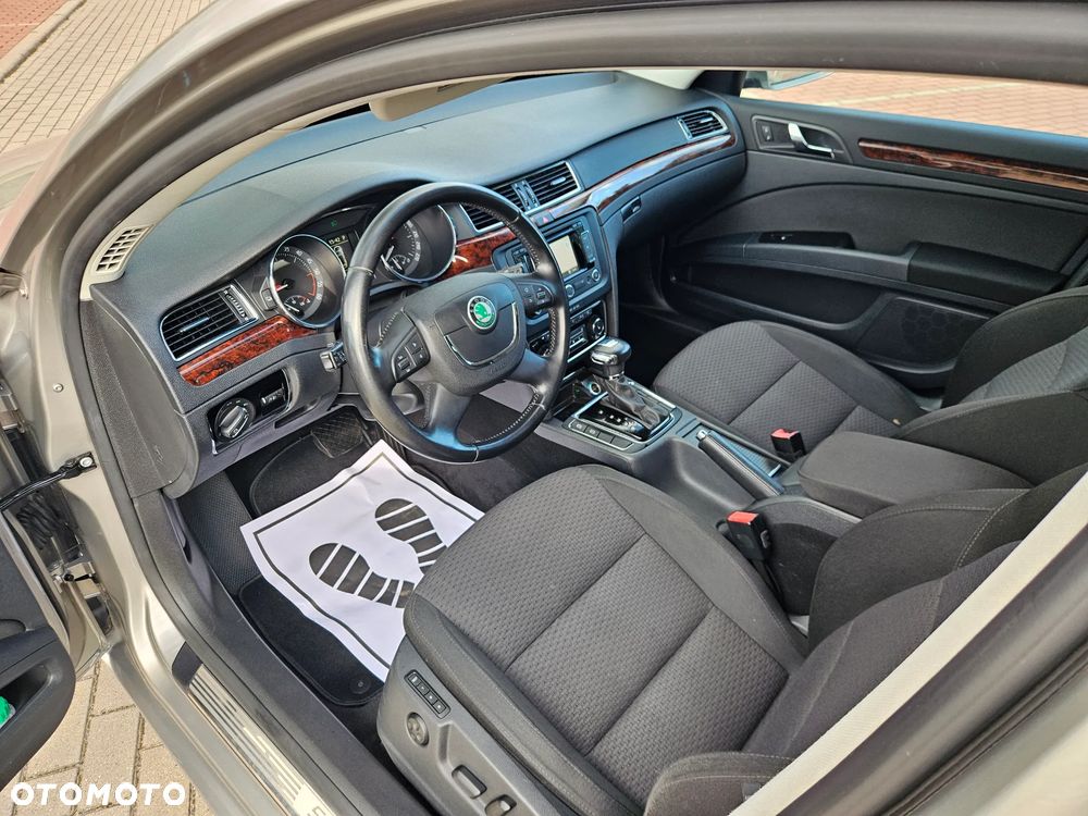 Skoda Superb 2.0 TDI DSG Elegance - 10