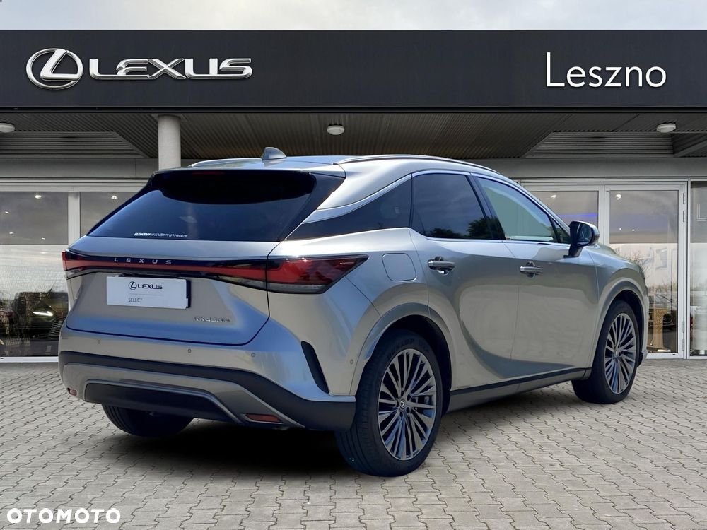 Lexus RX 450h+ Omotenashi - 3