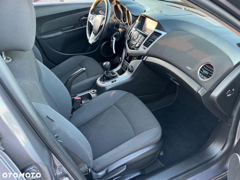 Chevrolet Cruze - 30
