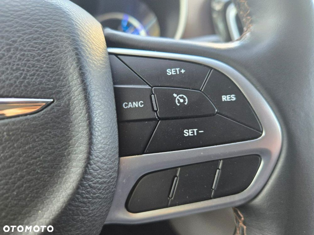 Chrysler Pacifica - 23