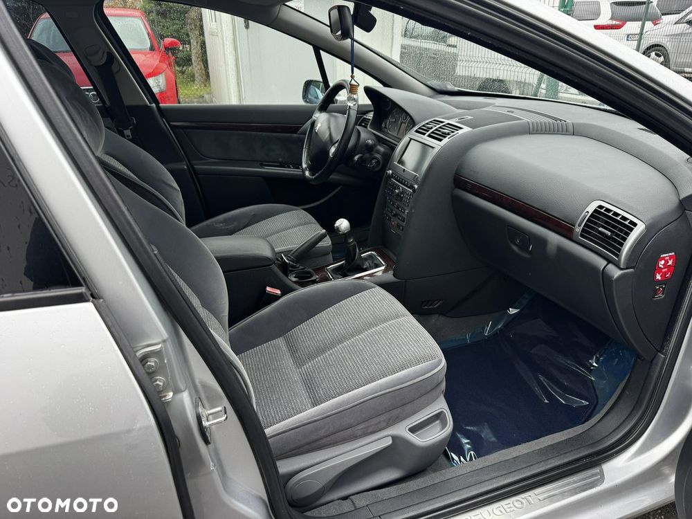 Peugeot 407 - 11