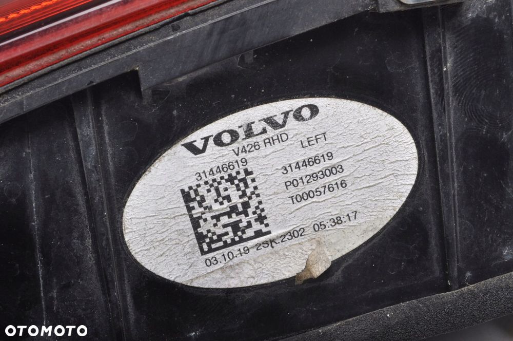 VOLVO XC60 II LAMPA LEWA TYLNA LEWY TYŁ W KLAPĘ P2 31446619 - 5