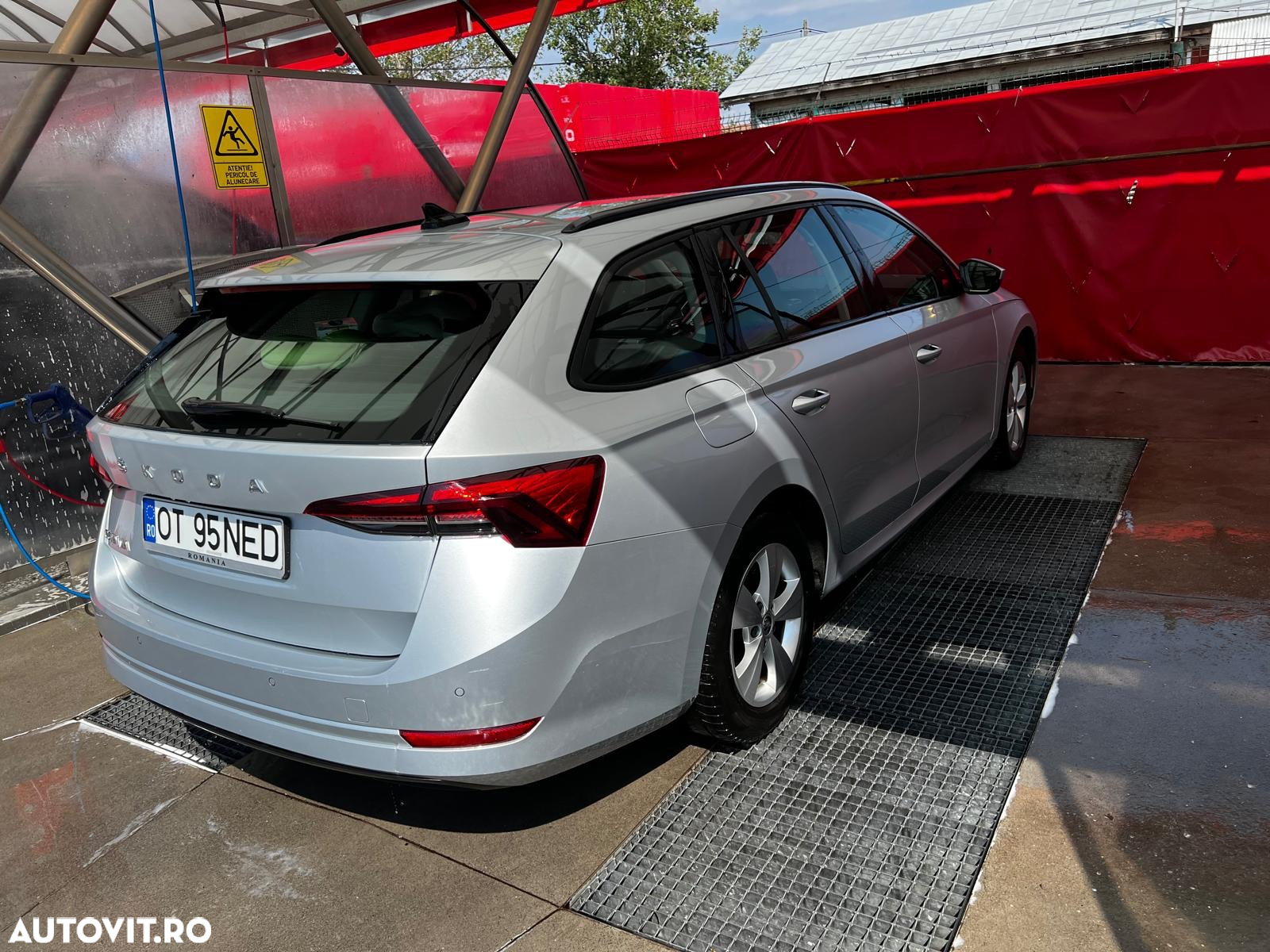 Skoda Octavia Combi 2.0 TDI DSG Ambition - 7