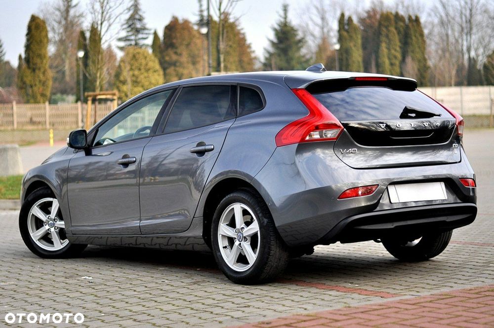 Volvo V40 D2 Momentum - 4