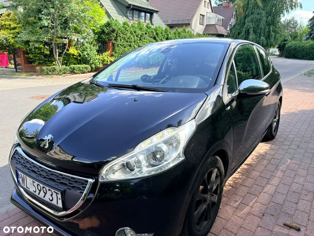 Peugeot 208 1.6 BlueHDi Allure S&S - 22