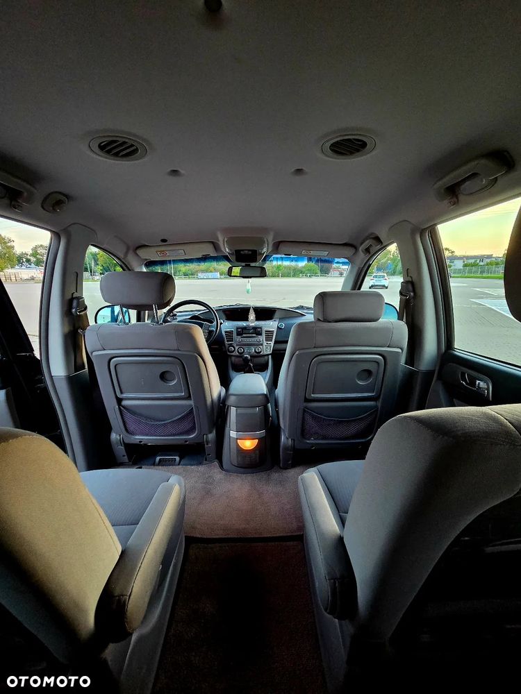 SsangYong/KGM Rodius 200 e-XDi Quartz - 11