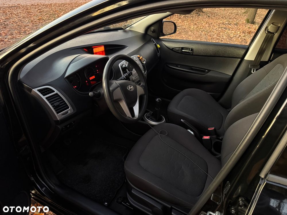 Hyundai i20 1.2 Classic + - 8