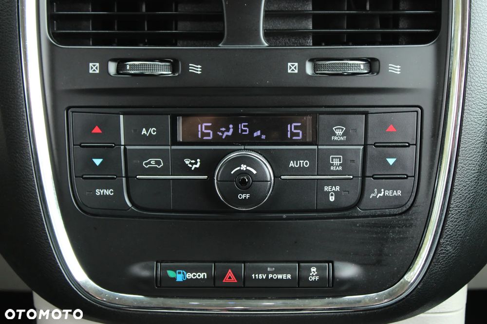 Chrysler Town & Country 3.6 Touring - 20