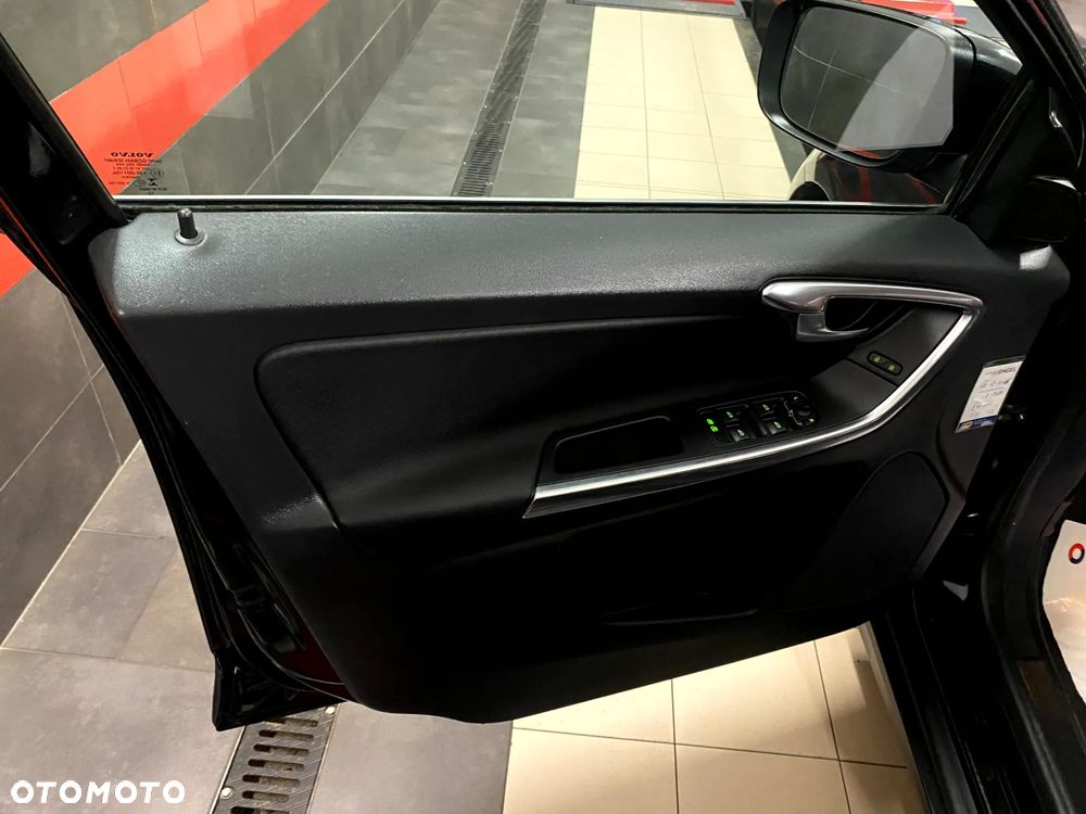 Volvo XC 60 D3 Summum - 14