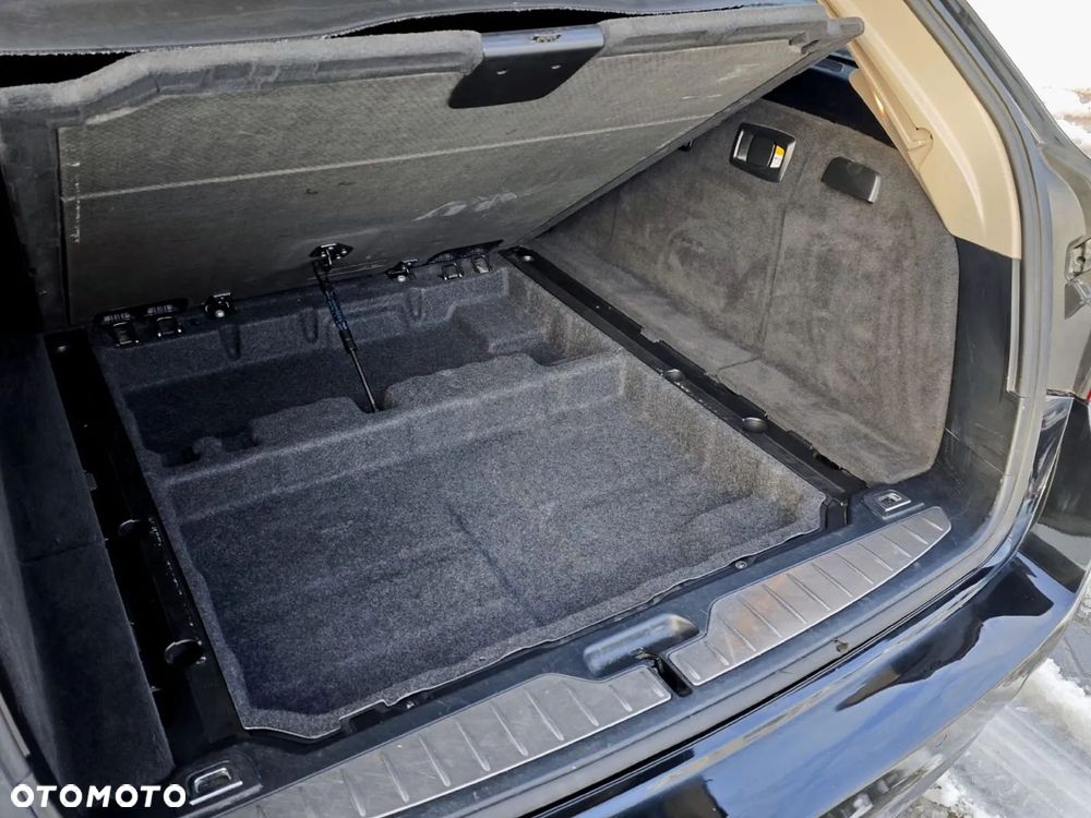 BMW Seria 5 525d Sport-Aut Luxury Line - 13