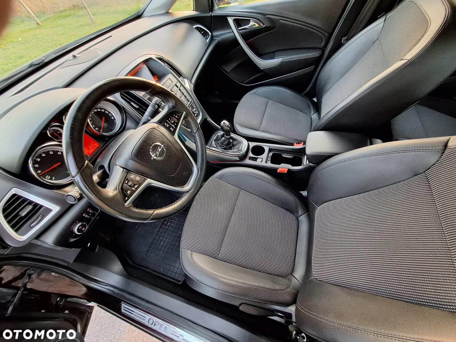 Opel Astra IV 1.4 T Cosmo EU6 - 7