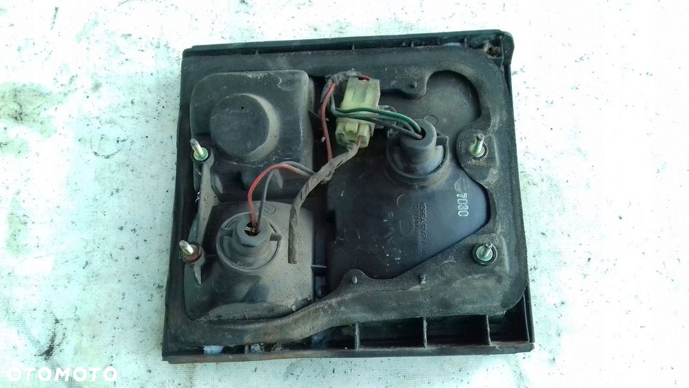 LAMPA KLAPY PRAWY TYŁ TYLNA 8360205501 SSANGYONG MUSSO 93- - 4