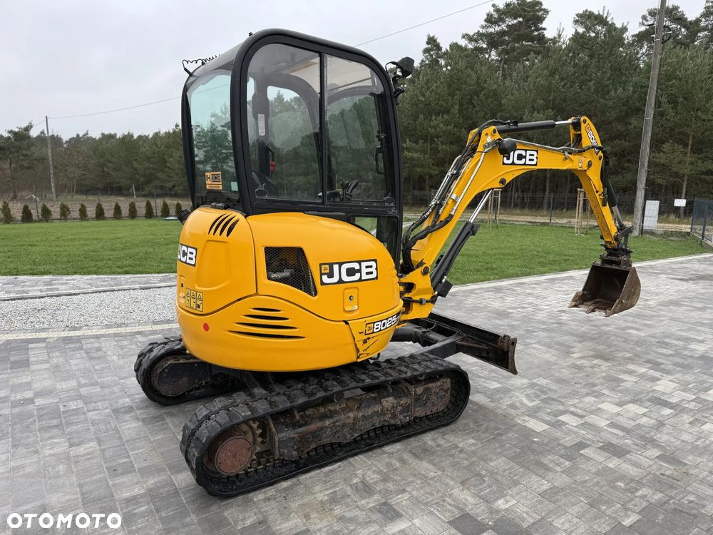 JCB 8025 - 11