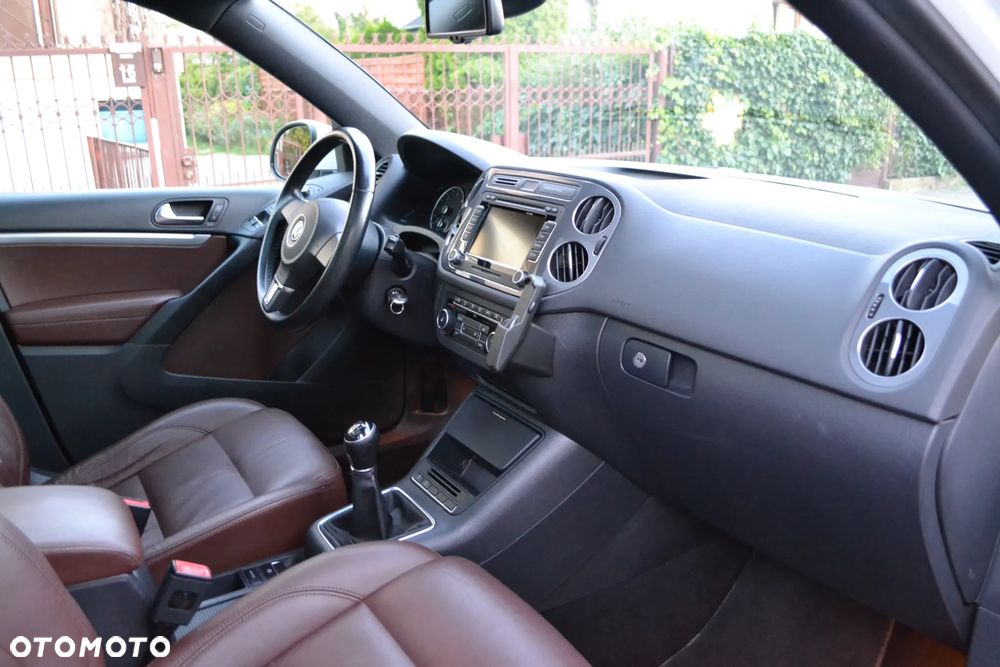 Volkswagen Tiguan 2.0 TDI Perfectline R-Style - 24