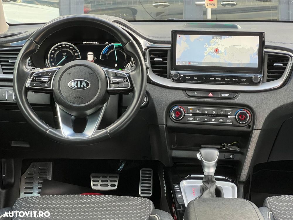 Kia XCeed - 10