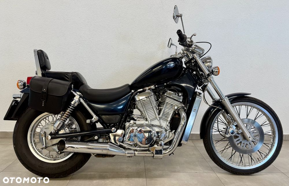 Suzuki Intruder - 4
