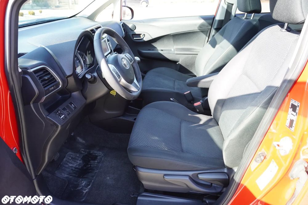 Toyota Verso S - 17