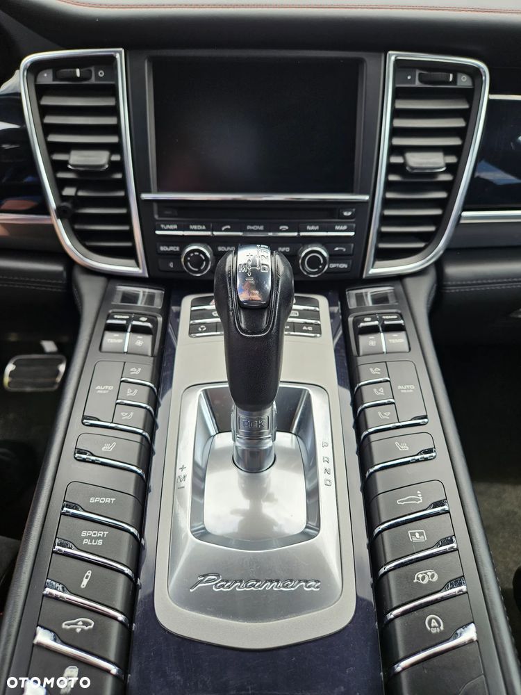 Porsche Panamera - 11