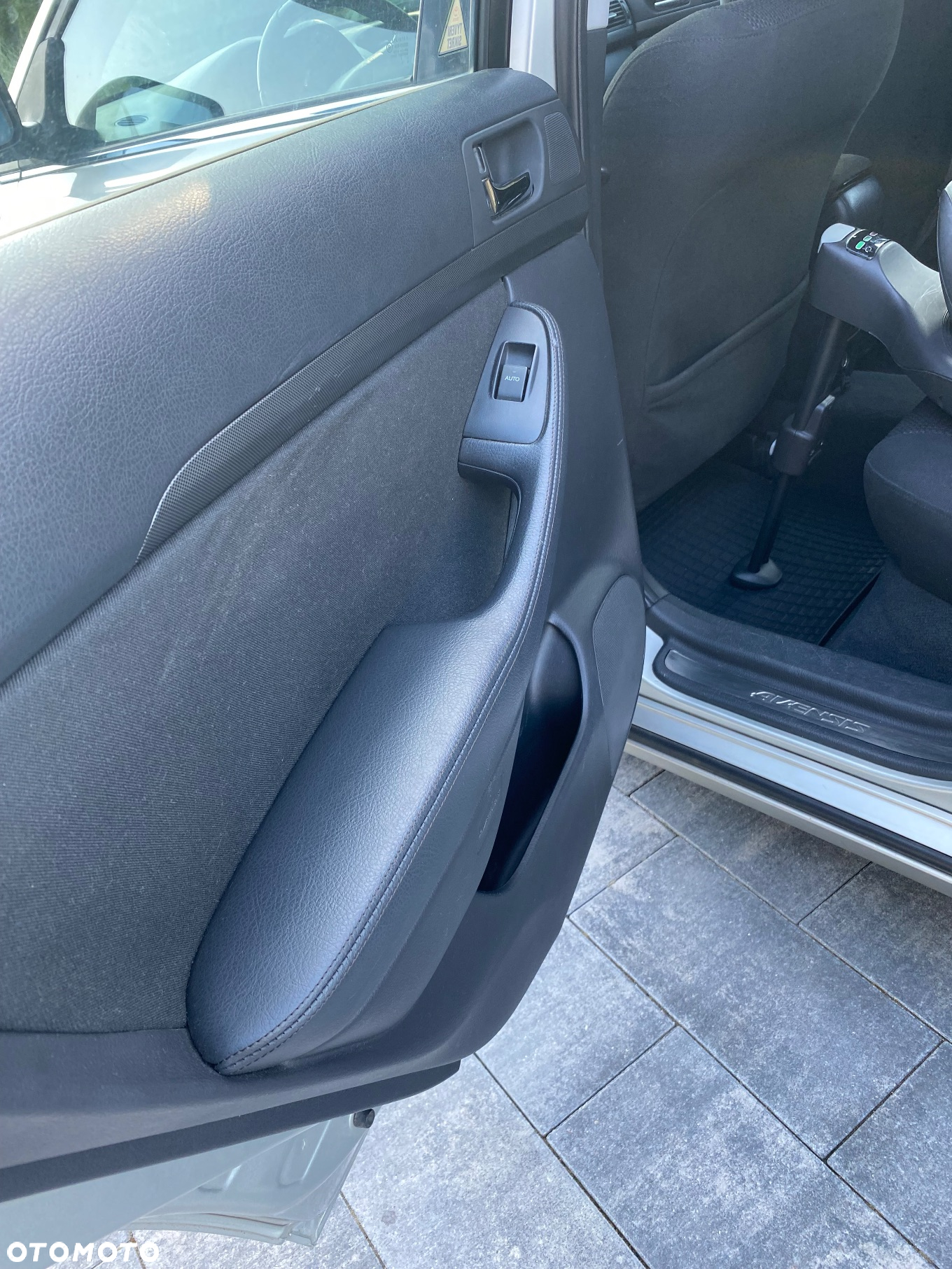 Toyota Avensis 2.0 D-4D Combi - 9