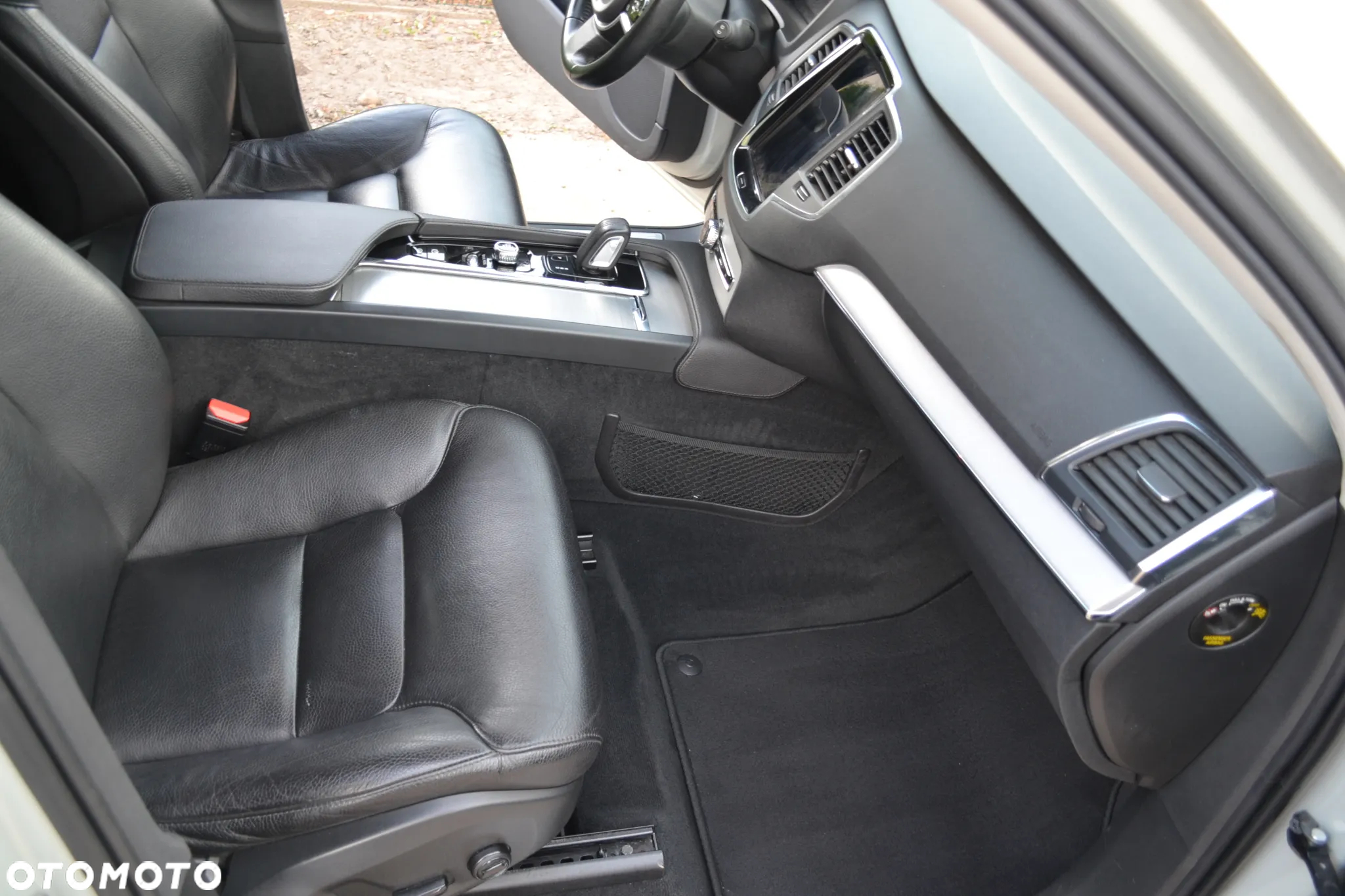 Volvo XC 90 D5 SCR AWD Momentum 7os - 18