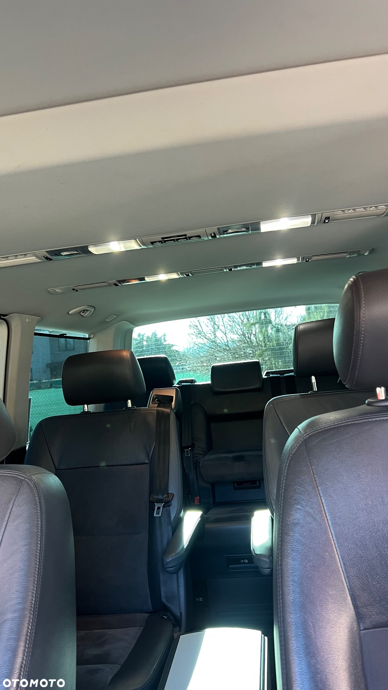 Volkswagen Multivan - 5