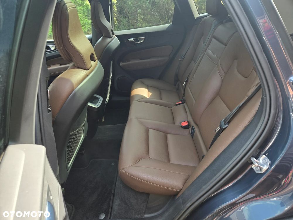 Volvo XC 60 B5 B AWD Geartronic Momentum Pro - 12