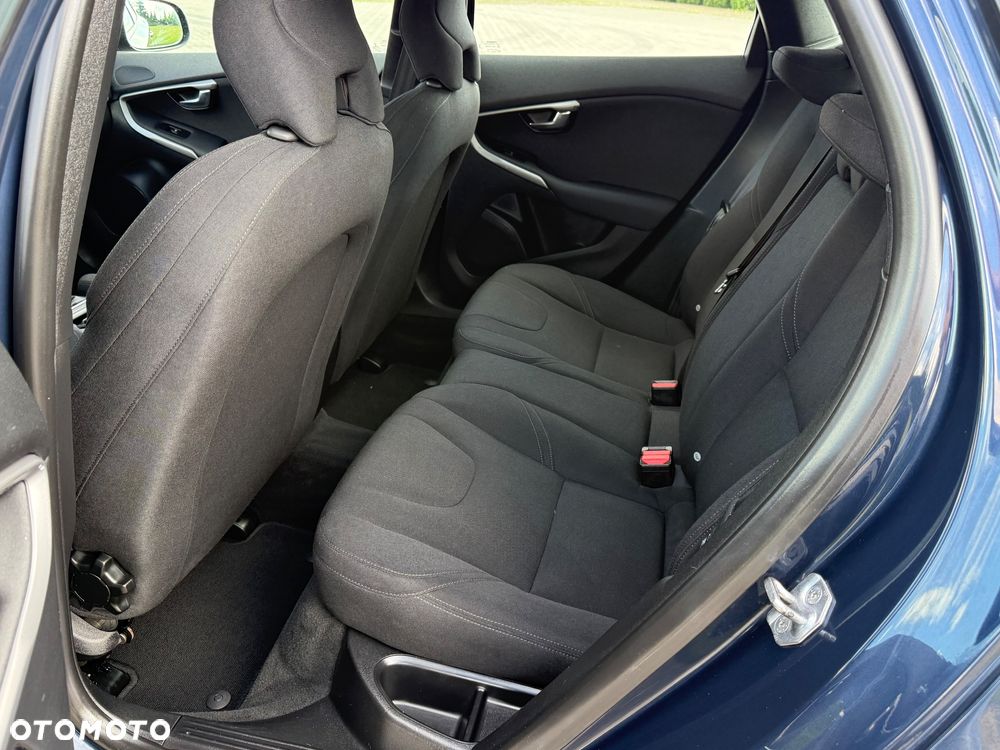 Volvo V40 - 24