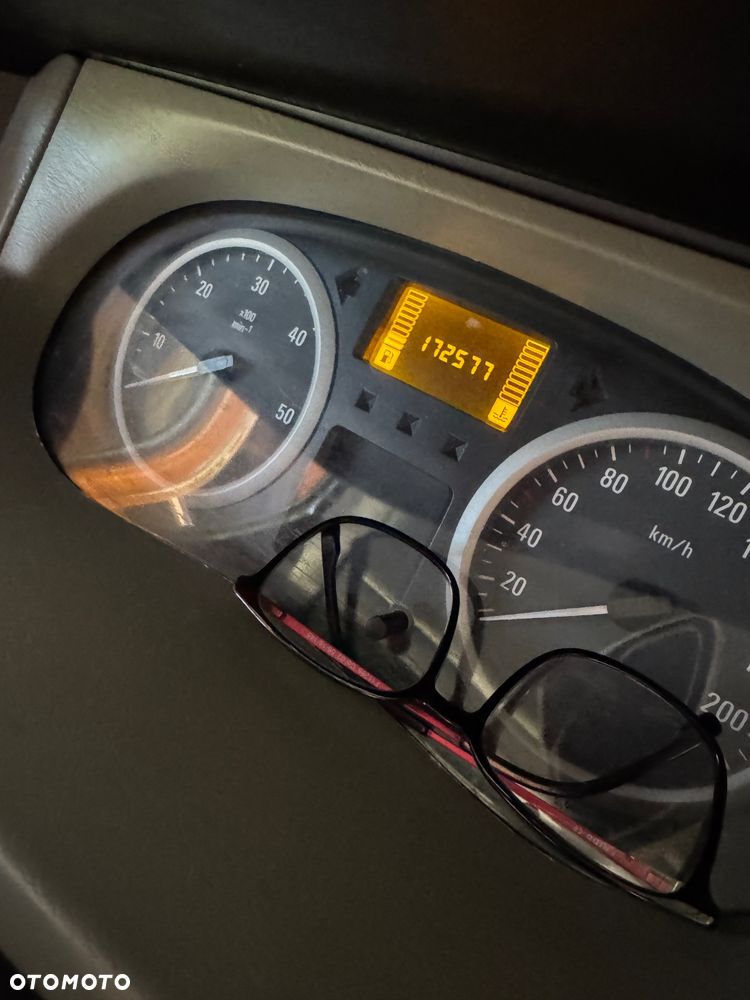 Opel Vivaro - 18