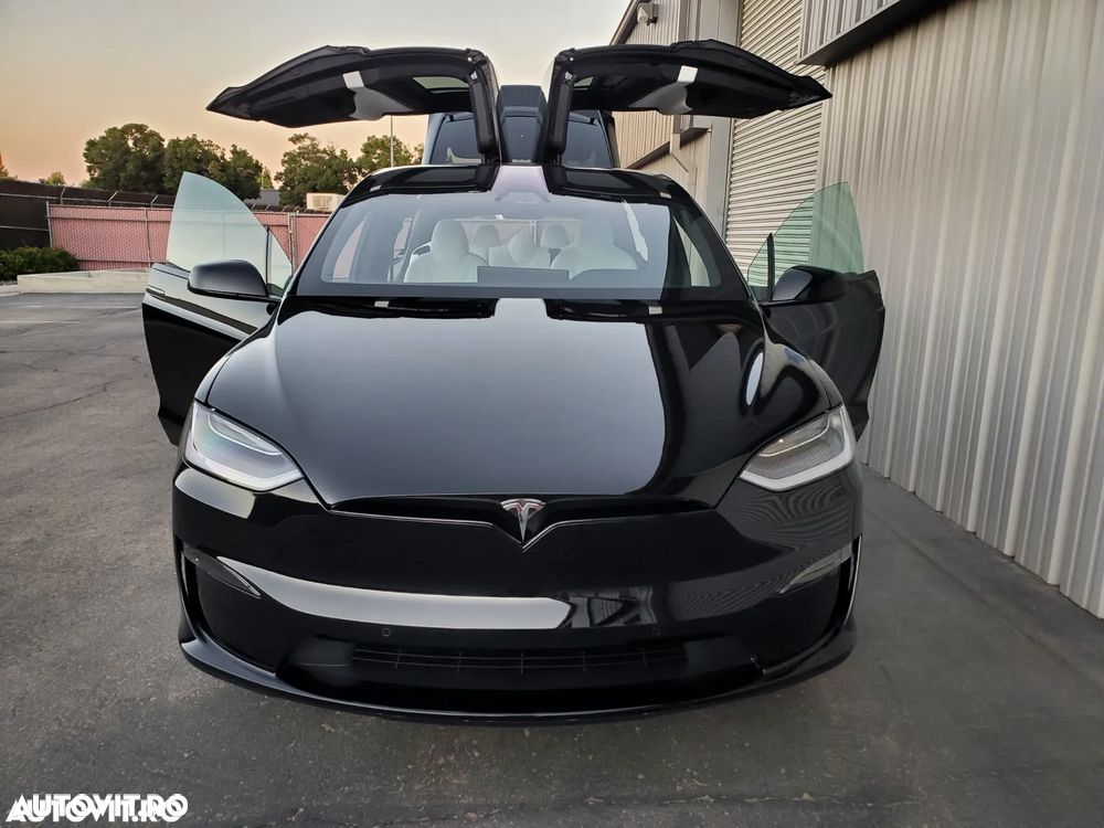 Tesla Model X Plaid - 6