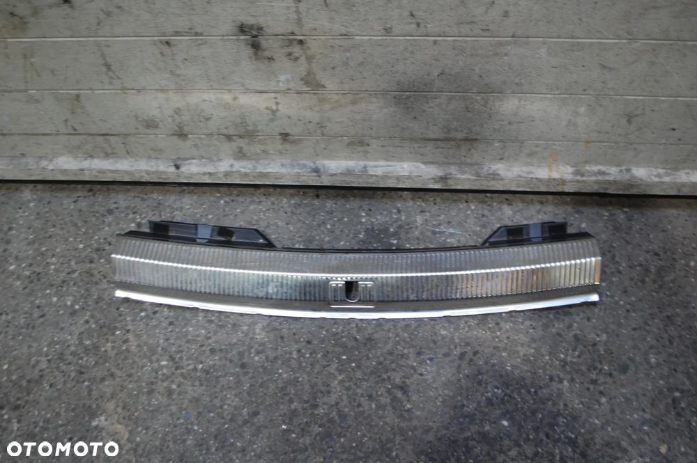 OSŁONA PROGU BAGAŻNIKA TYŁ TYLNA 8K9864483A AUDI A4 B8 KOMBI - 1