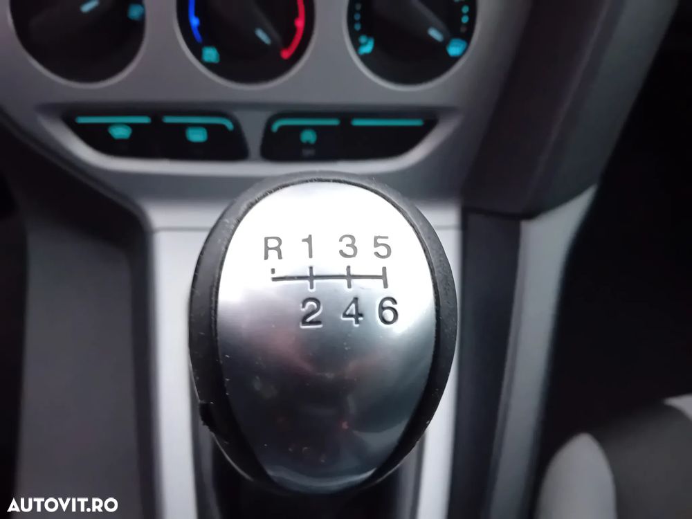 Ford Focus 1.6 EcoBoost Start Stop Titanium - 11