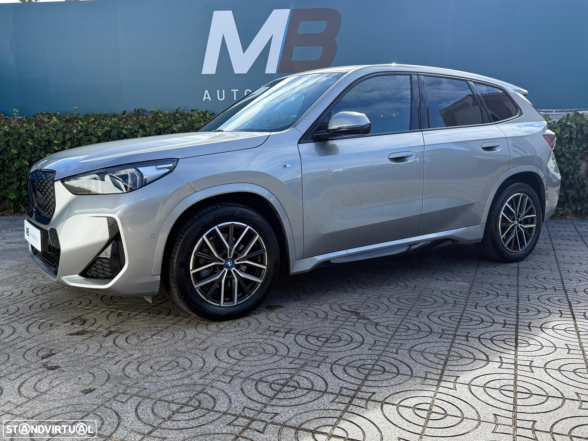 BMW iX1 eDrive20 Pack Desportivo M - 3