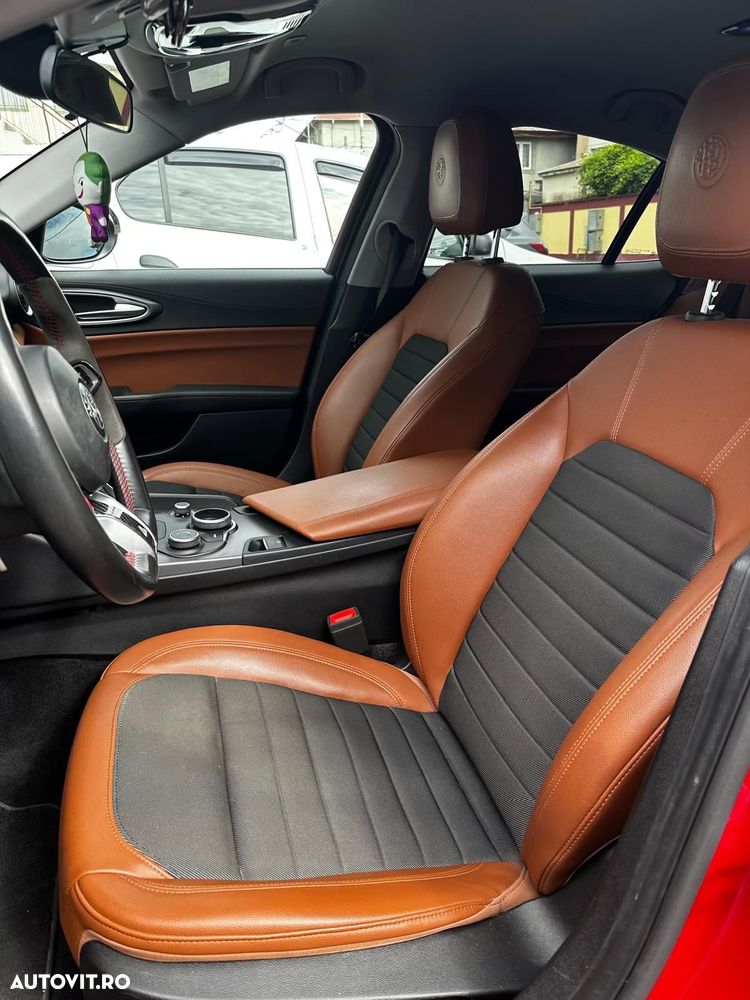 Alfa Romeo Giulia 2.0 Turbo 16V AT8 Veloce - 12