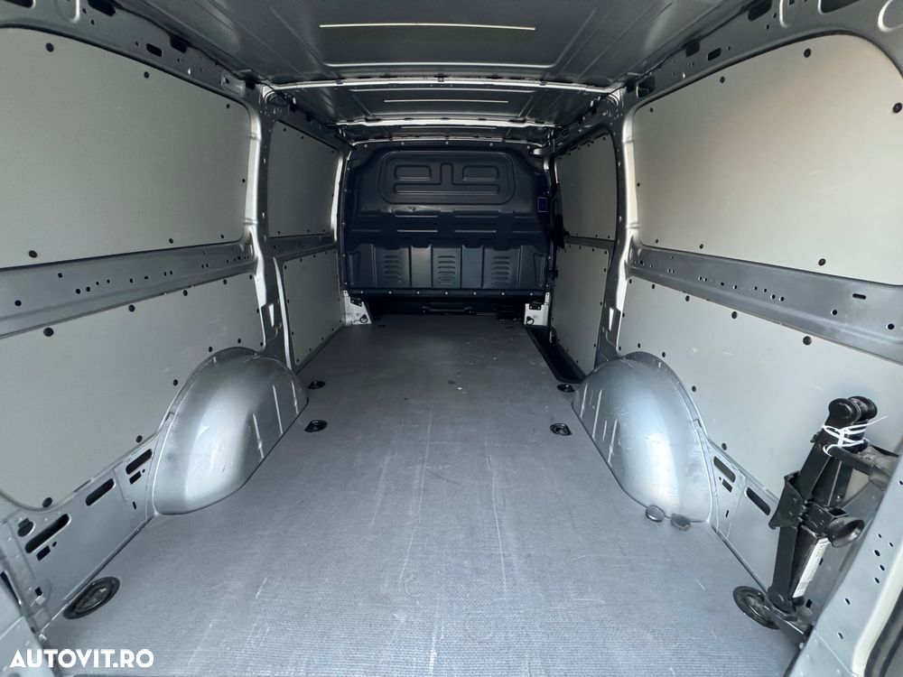 Mercedes-Benz VITO - 10
