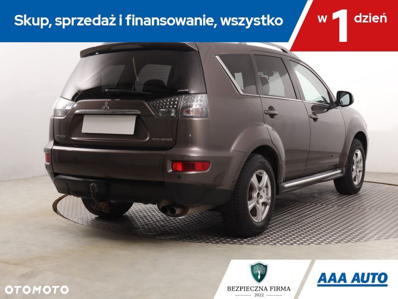 Mitsubishi Outlander - 7