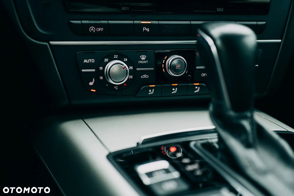 Audi A6 Avant 2.0 TDI Ultra S tronic - 35