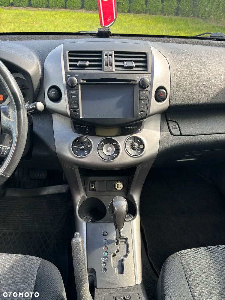 Toyota RAV4 2.0 4x4 Automatik Sol - 26