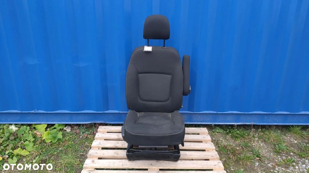 FOTEL PASAŻERA POJEDYNCZY TRAFIC VIVARO PRIMASTAR TALENTO 01- NO 925/152 - 1