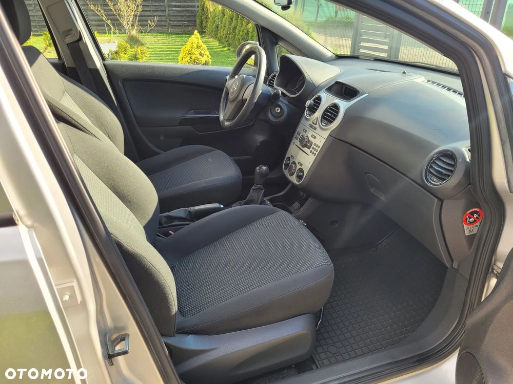 Opel Corsa 1.0 12V Essentia - 9